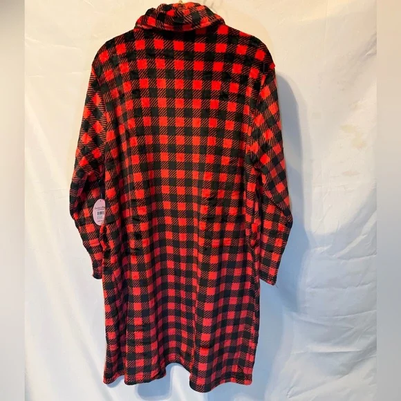 Buffalo Plaid Red and Black Robe - Picture 2 of 4